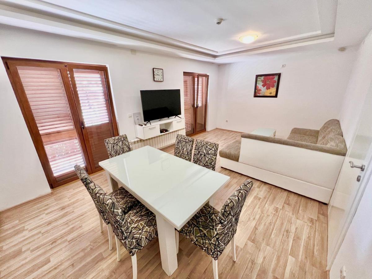 Apartments Family Tivat Exterior foto