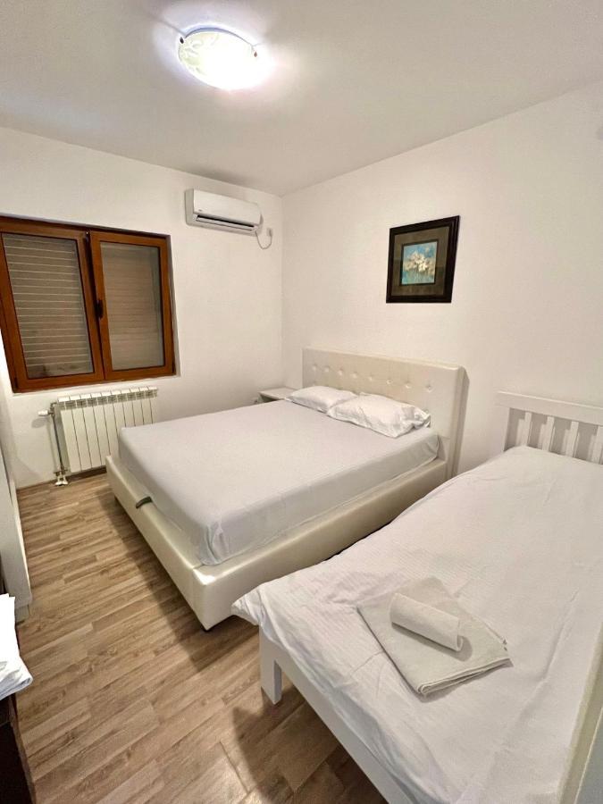 Apartments Family Tivat Exterior foto