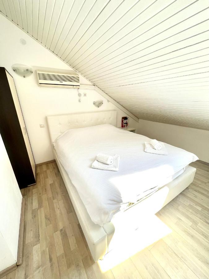 Apartments Family Tivat Exterior foto